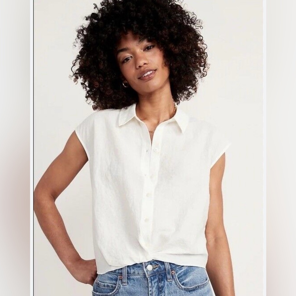 Dolman Sleeve Twist Front Cropped. Old Navy size small.